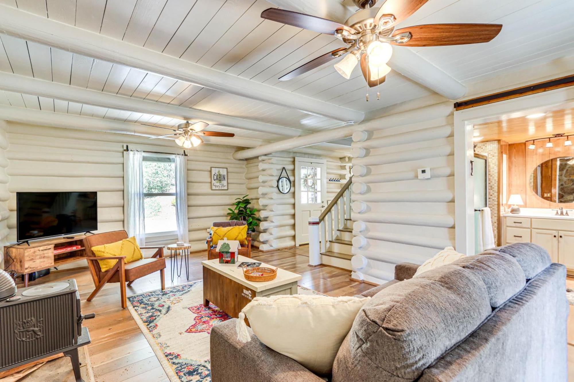 Dog-Friendly Hiawassee Cabin With Decks And Fire Pit! Екстериор снимка