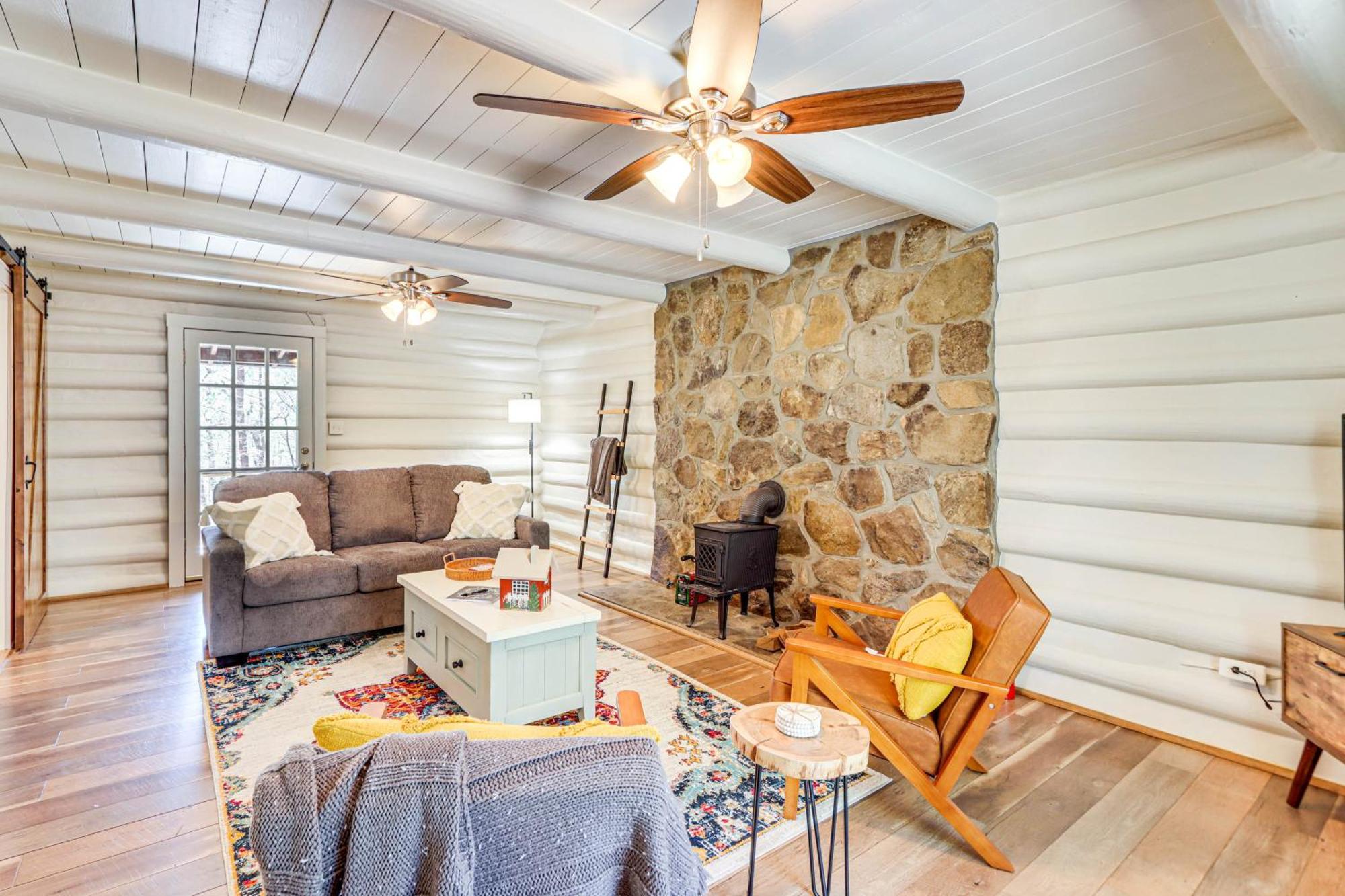 Dog-Friendly Hiawassee Cabin With Decks And Fire Pit! Екстериор снимка