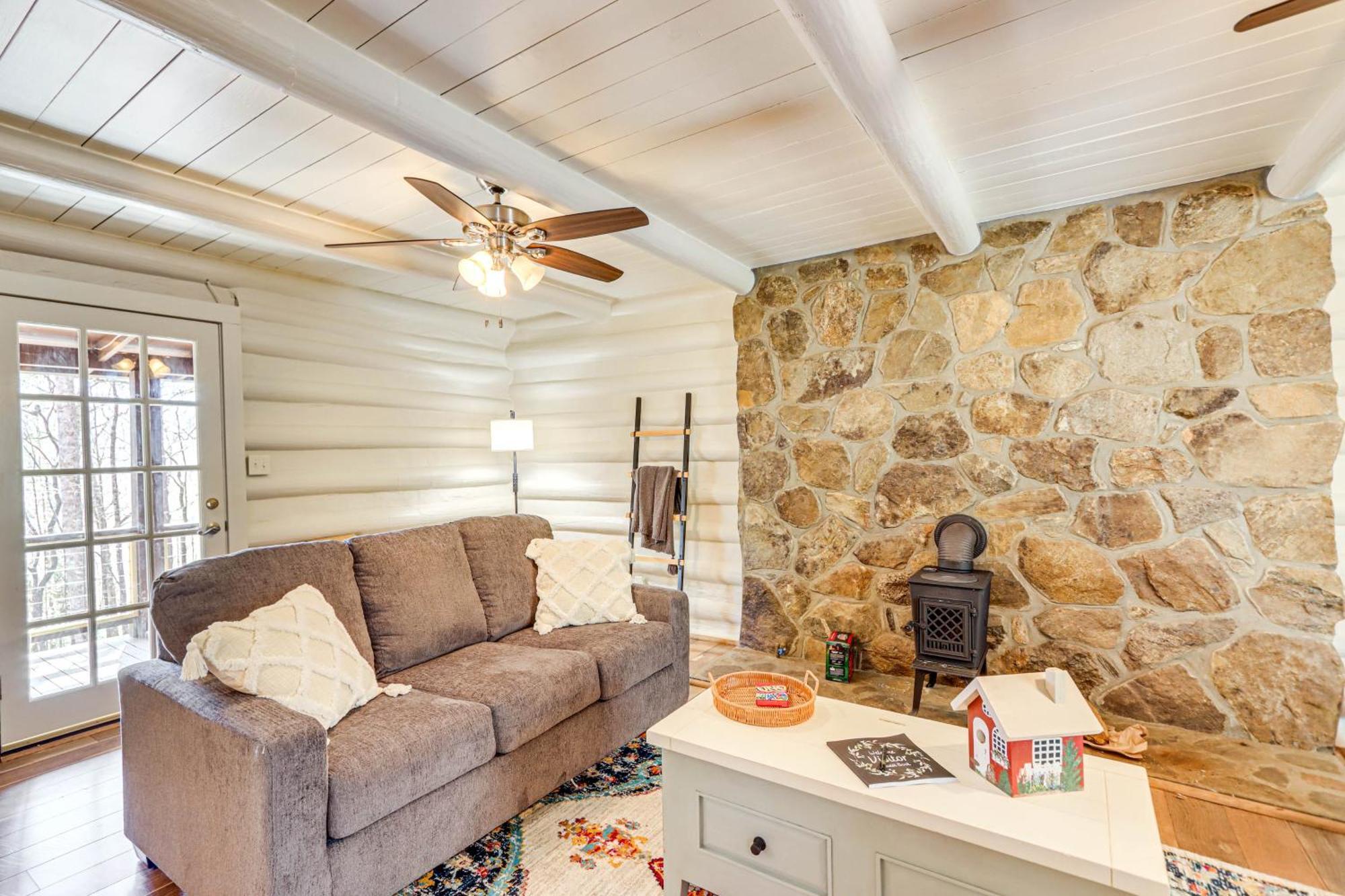 Dog-Friendly Hiawassee Cabin With Decks And Fire Pit! Екстериор снимка