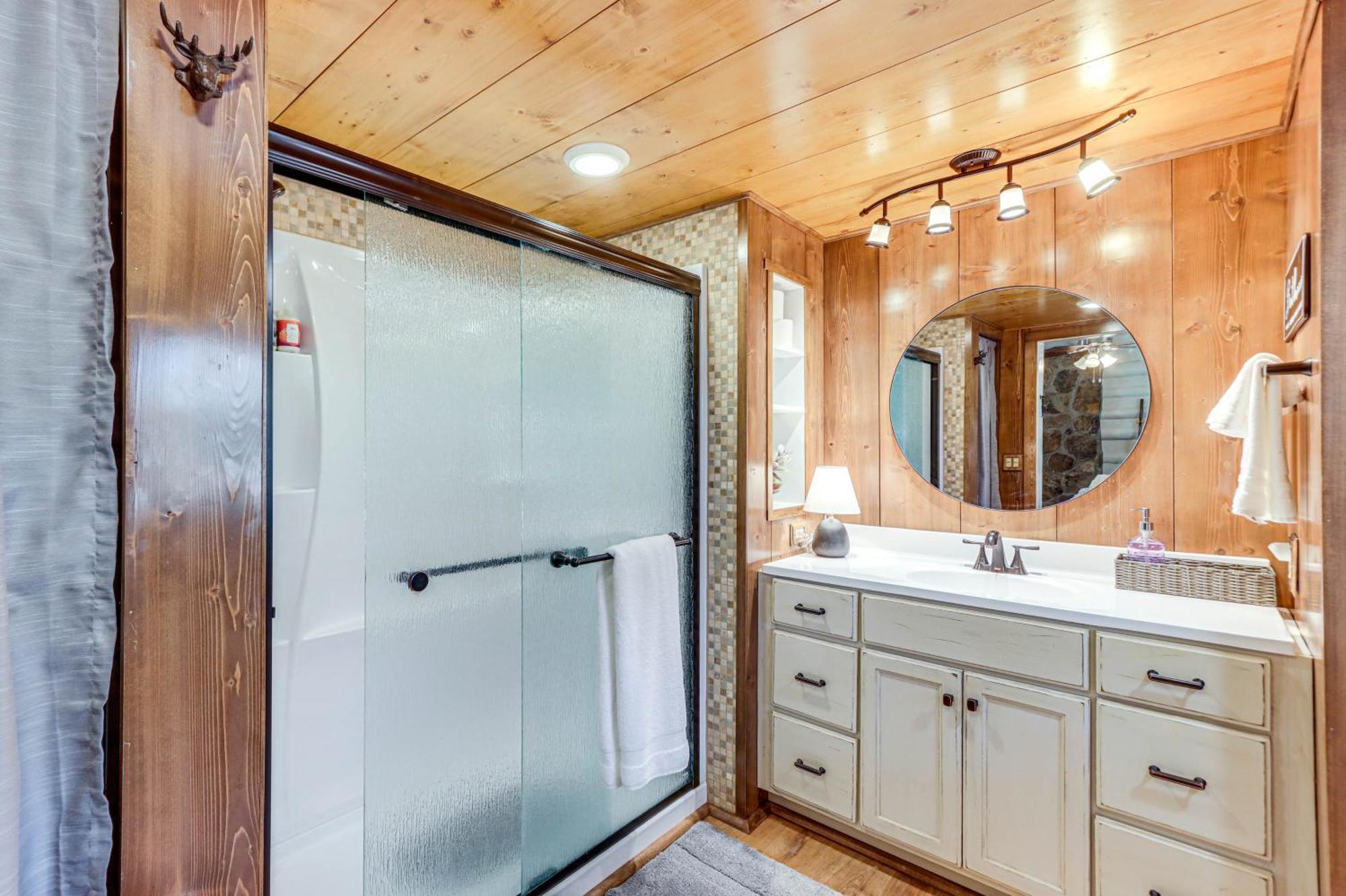Dog-Friendly Hiawassee Cabin With Decks And Fire Pit! Екстериор снимка
