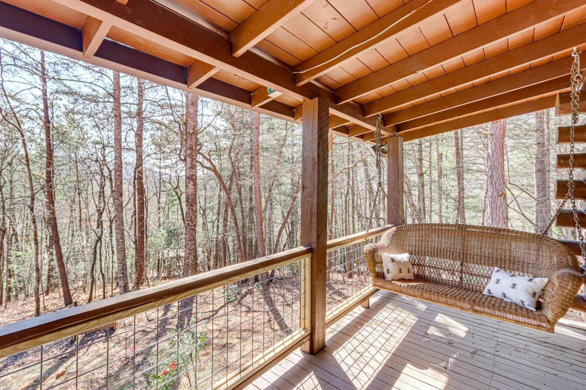 Dog-Friendly Hiawassee Cabin With Decks And Fire Pit! Екстериор снимка