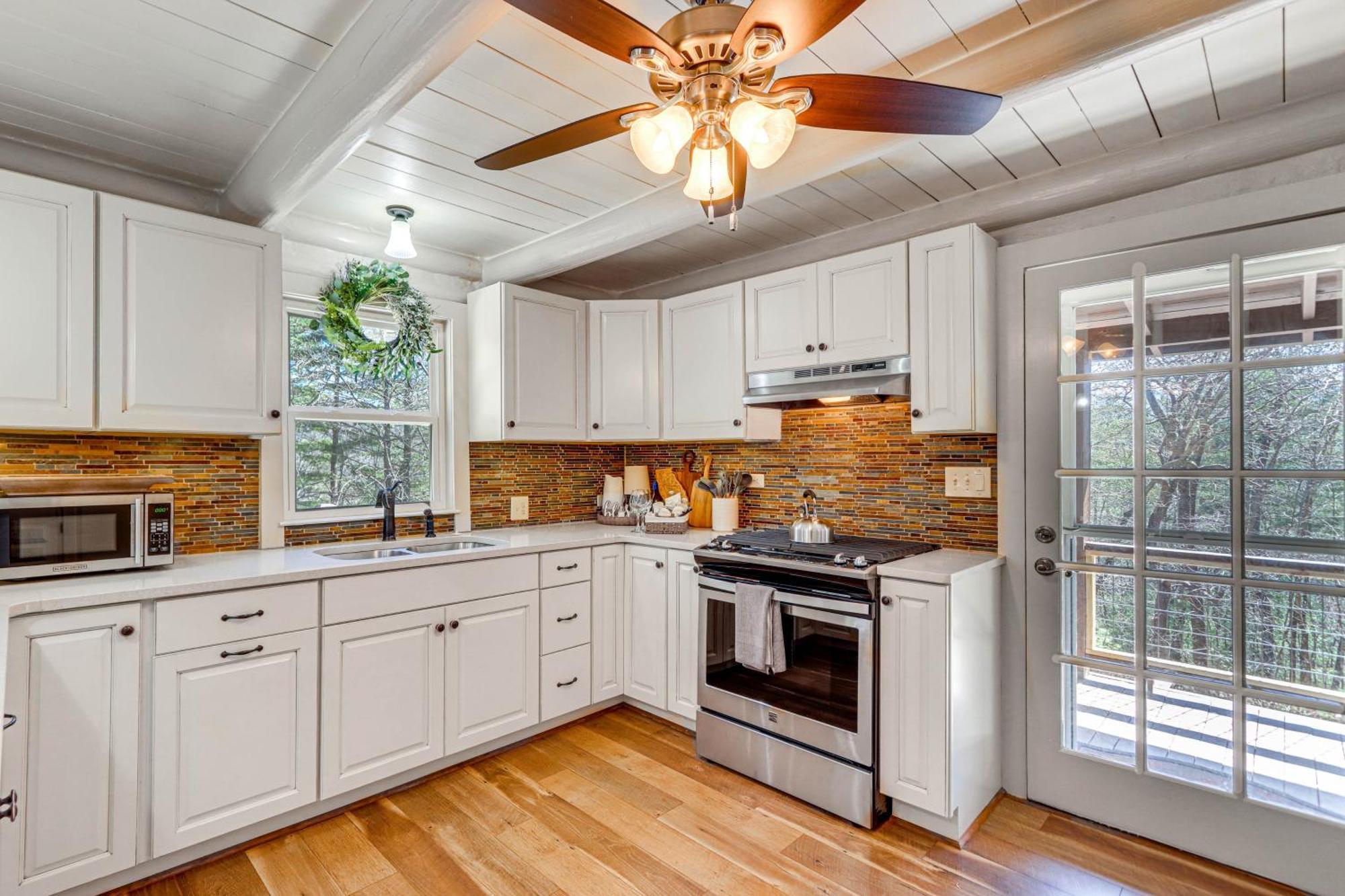 Dog-Friendly Hiawassee Cabin With Decks And Fire Pit! Екстериор снимка