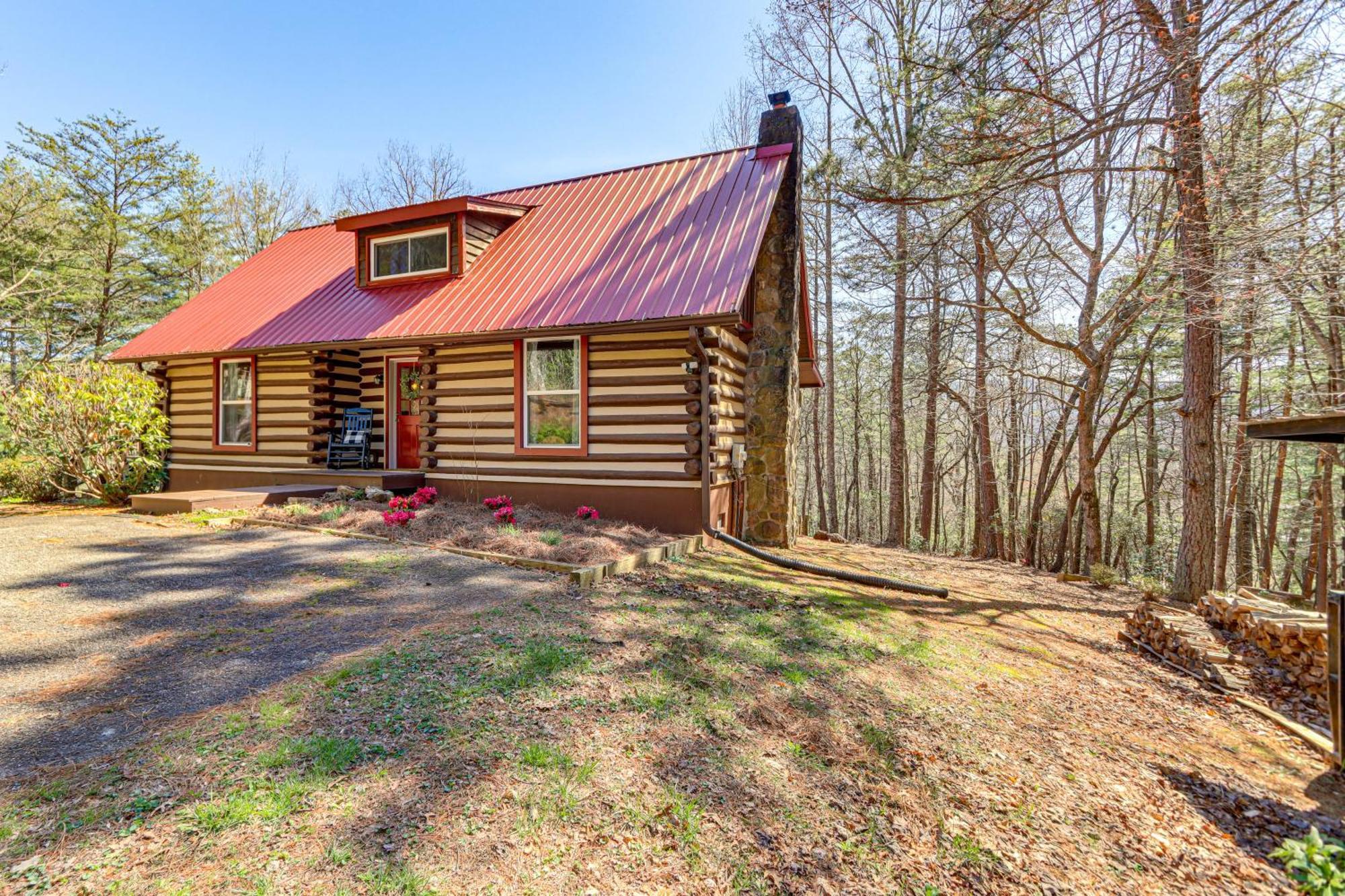 Dog-Friendly Hiawassee Cabin With Decks And Fire Pit! Екстериор снимка